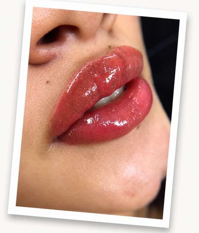 Micropigmentação labial efeito batom